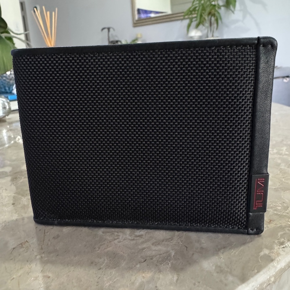 TUMI BIFOLD WALLET mesh leather and metal